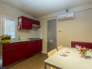 camping-village-marina-ravenna-mobilhome-deluxe-cucina