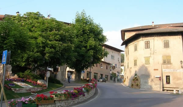 Casa parrocchiale in Val di Non rif. 243