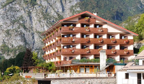 Hotel 3 stelle sulle Dolomiti di Brenta rif.420