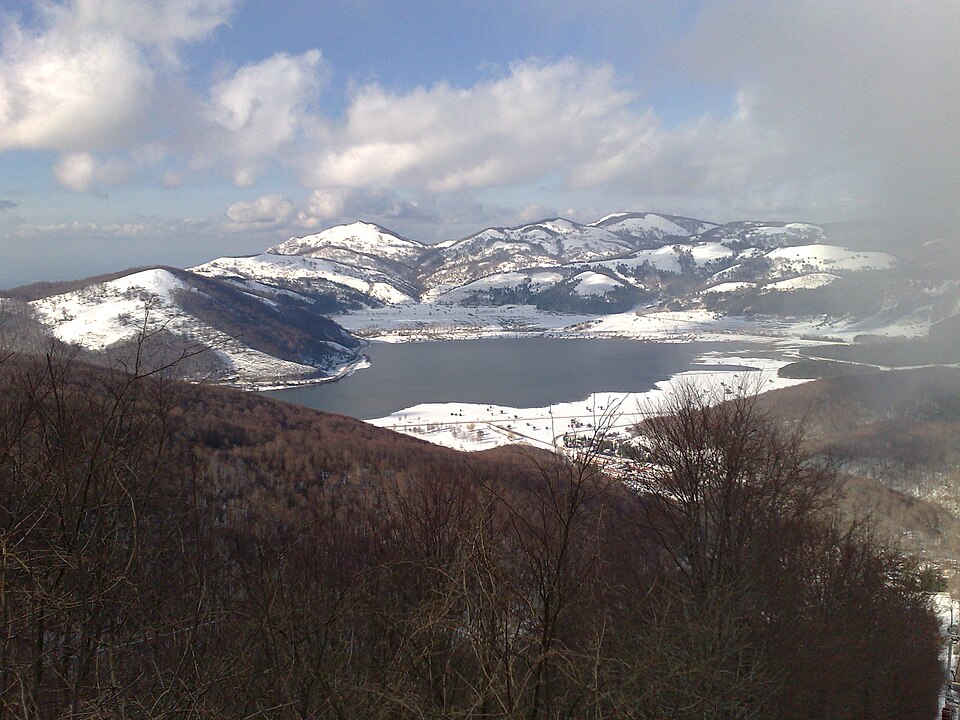 Lago Laceno: natura, relax e avventura nel cuore dell’Irpinia
